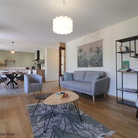 Maison Familiale Au Coeur Du Village Avec Jardin Clos Et Terrasse - Fr-1-497-252 Tatil Evi