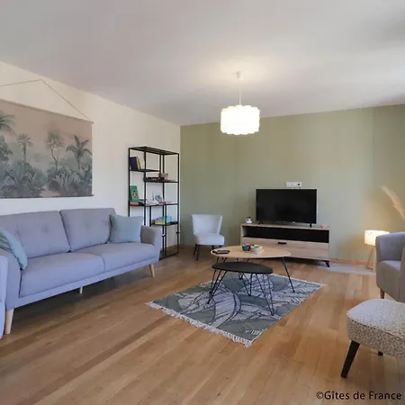 Maison Familiale Au Coeur Du Village Avec Jardin Clos Et Terrasse - Fr-1-497-252