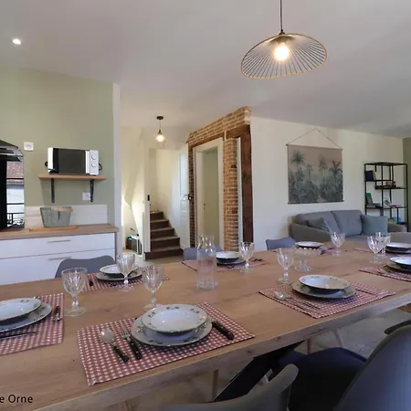 Feriehus Maison Familiale Au Coeur Du Village Avec Jardin Clos Et Terrasse - Fr-1-497-252 Le Mêle-sur-Sarthe