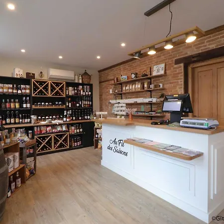 Maison Familiale Au Coeur Du Village Avec Jardin Clos Et Terrasse - Fr-1-497-252 Le Mêle-sur-Sarthe