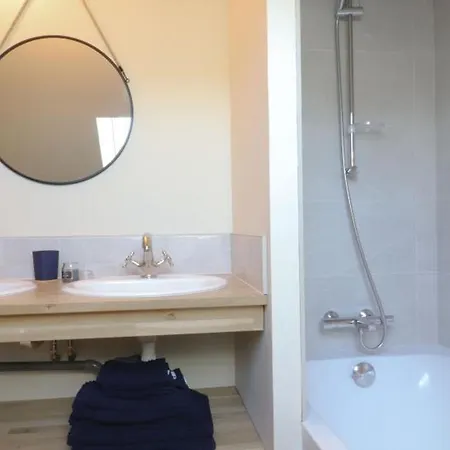 Maison Familiale Au Coeur Du Village Avec Jardin Clos Et Terrasse - Fr-1-497-252 Tatil Evi