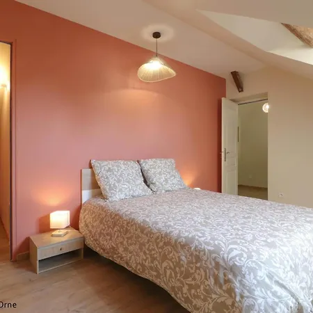 Feriehus Maison Familiale Au Coeur Du Village Avec Jardin Clos Et Terrasse - Fr-1-497-252 Le Mêle-sur-Sarthe