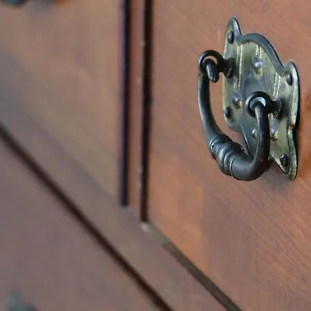 Maison Familiale Au Coeur Du Village Avec Jardin Clos Et Terrasse - Fr-1-497-252