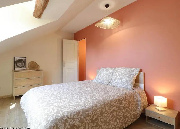 Maison Familiale Au Coeur Du Village Avec Jardin Clos Et Terrasse - Fr-1-497-252 Ferienhaus Le Mêle-sur-Sarthe