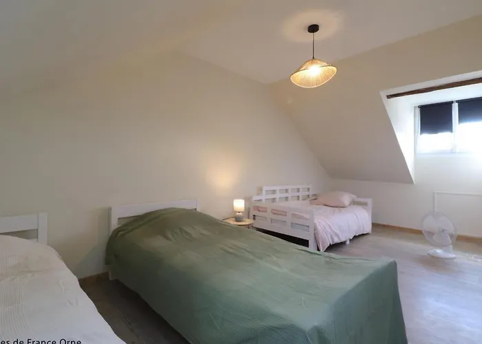 Maison Familiale Au Coeur Du Village Avec Jardin Clos Et Terrasse - Fr-1-497-252 *